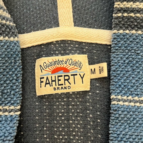 FAHERTY TERRY BAJA PONCHO-  MONTAUK BLUE SERAP. Men’s size medium - Picture 1 of 8